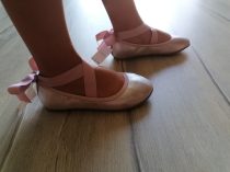 Next balerina cipő szalaggal Új-címkés (30,5) 