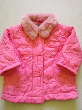 Benetton rózsaszín szőrös galléros kabát (68)